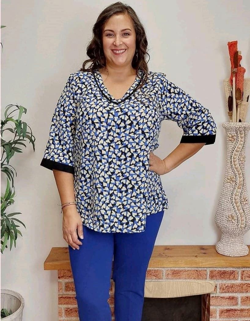Blusón corazones azules/negro - Imagen 1