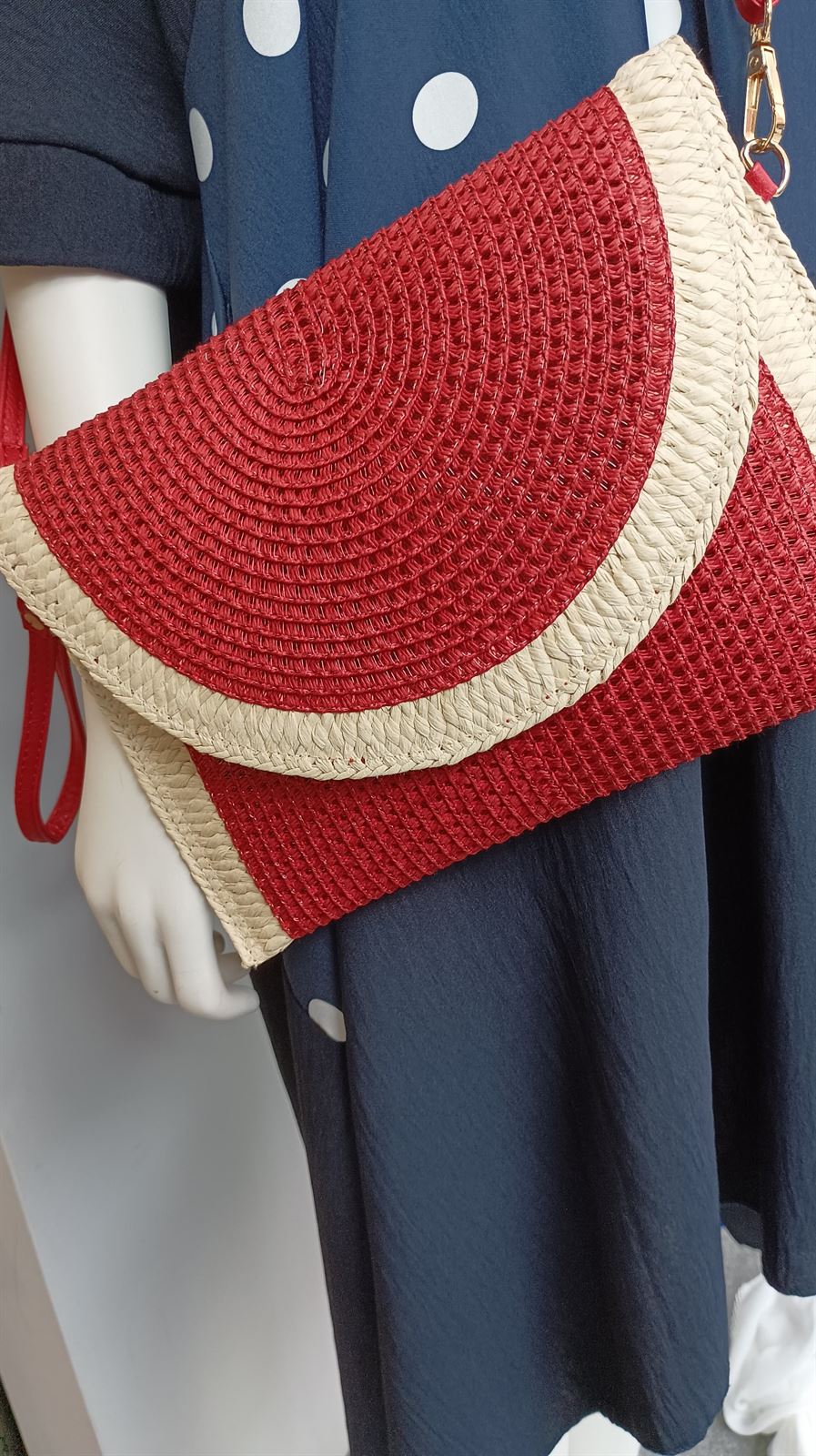 Bolso tipo sobre rojo - Imagen 2