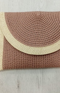 Bolso tipo sobre rosa - Imagen 1