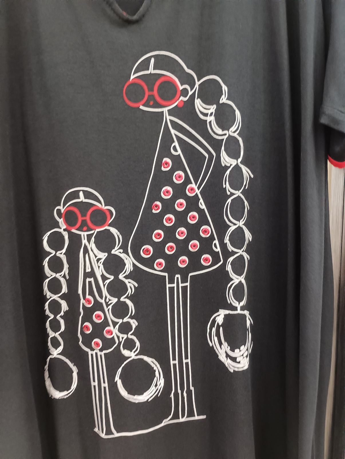 Camiseta chicas con trenzas - Imagen 2