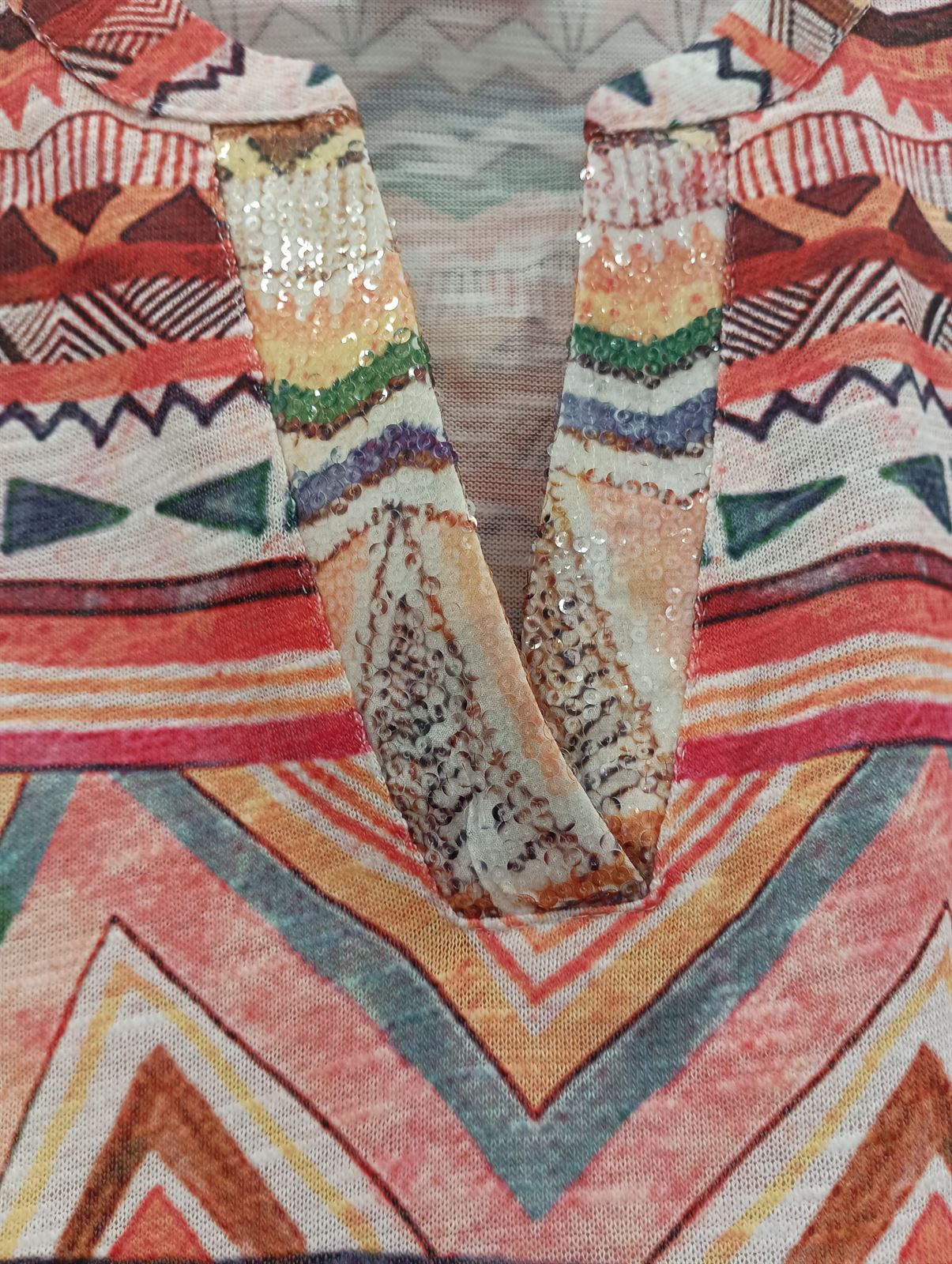 Camiseta estampados geométricos naranjas - Imagen 3