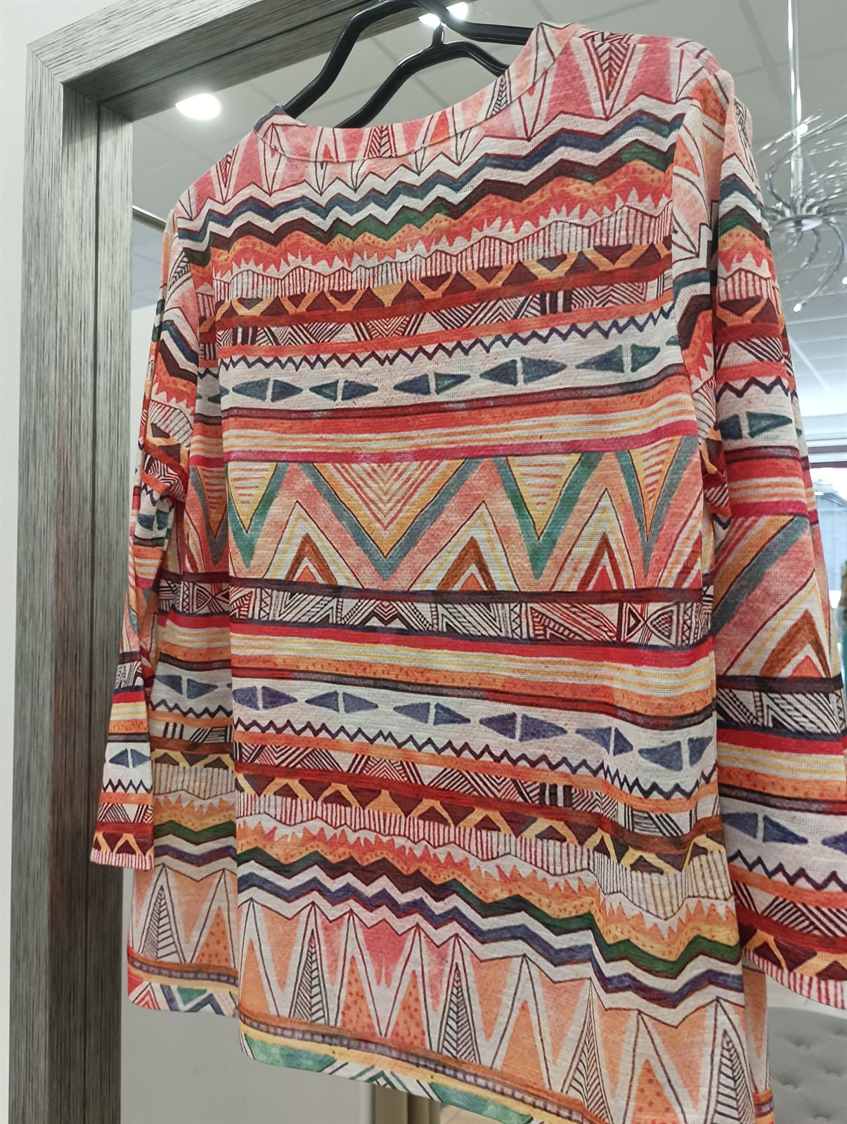 Camiseta estampados geométricos naranjas - Imagen 5