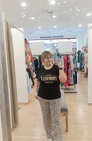 Camiseta negra yourself - Imagen 1