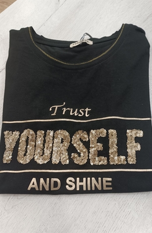 Camiseta negra yourself - Imagen 2