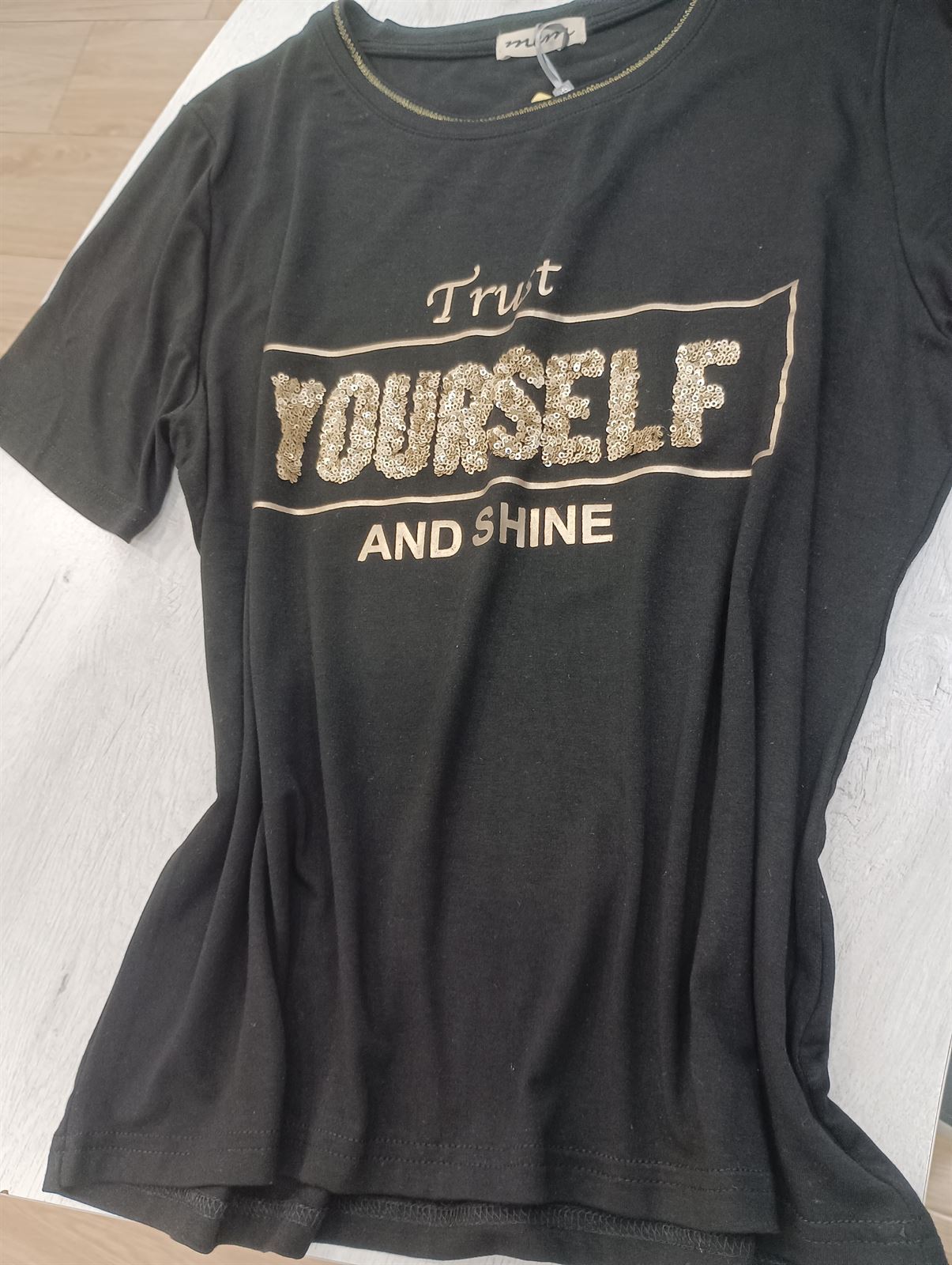 Camiseta negra yourself - Imagen 3