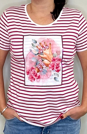 Camiseta rayas rosas manicura - Imagen 1