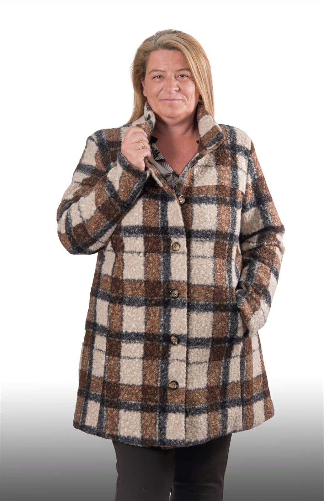 Chaquetón cuadros moda curvy - Imagen 2