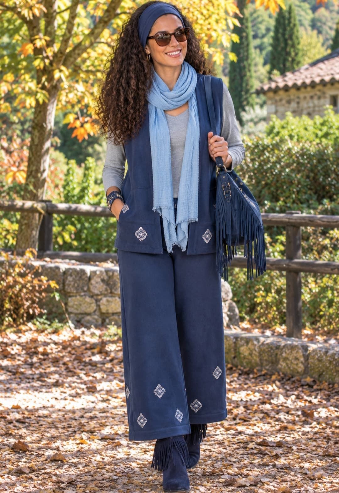 Conjunto chaleco y pantalón azul - Imagen 1