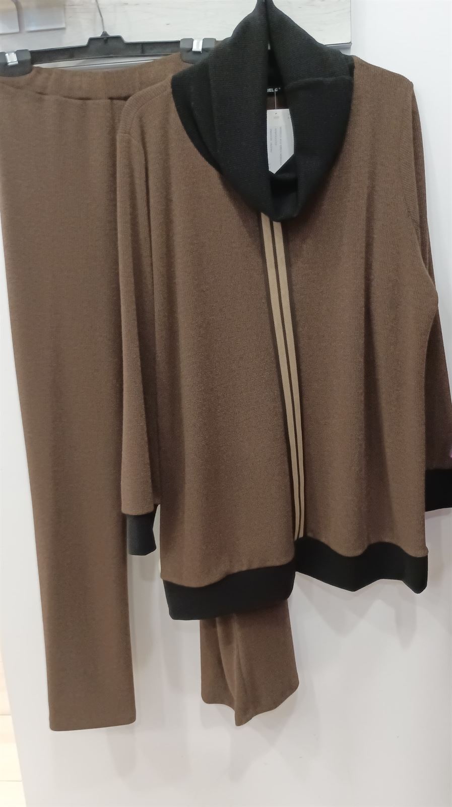 Conjunto de punto marrón - Imagen 3