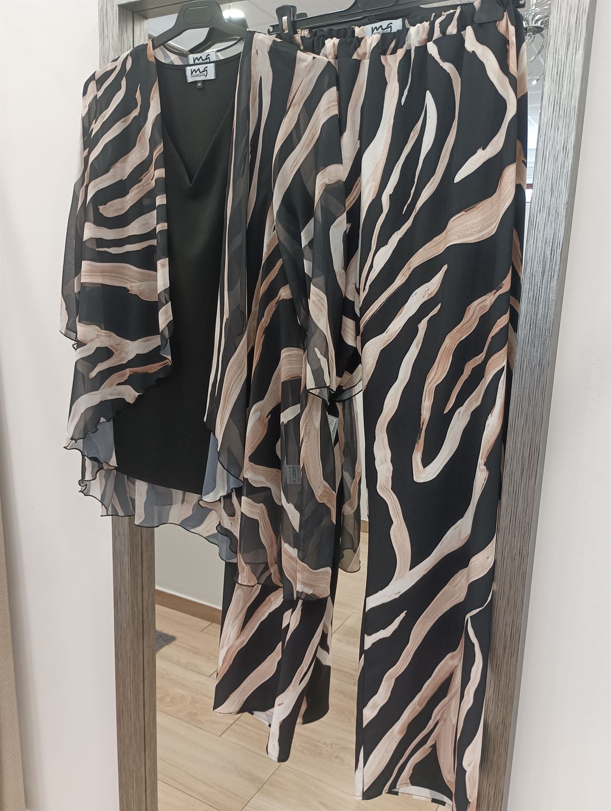 Conjunto pantalón zebra 3 piezas - Imagen 7