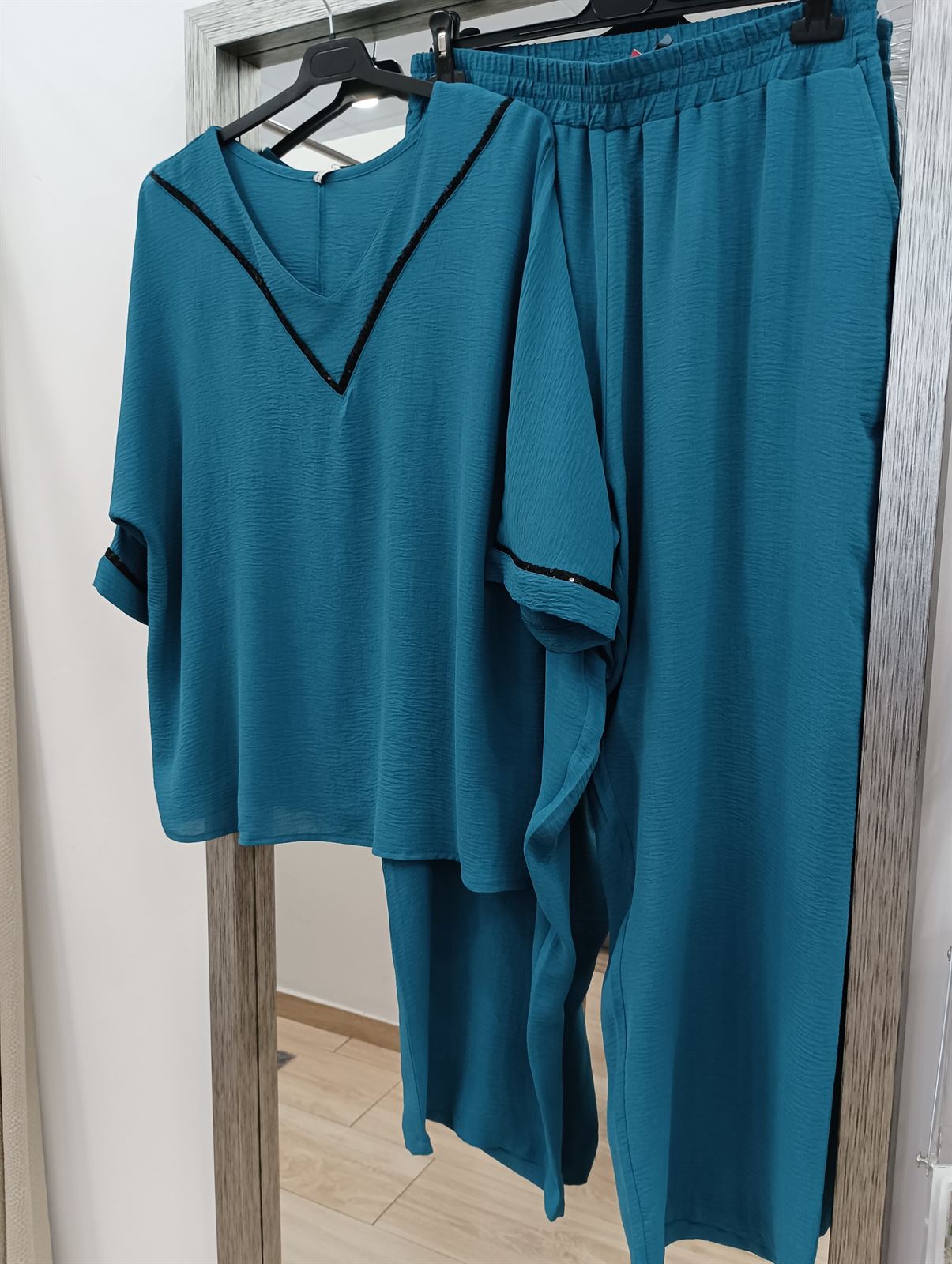 Conjunto turquesa moda curvy - Imagen 4