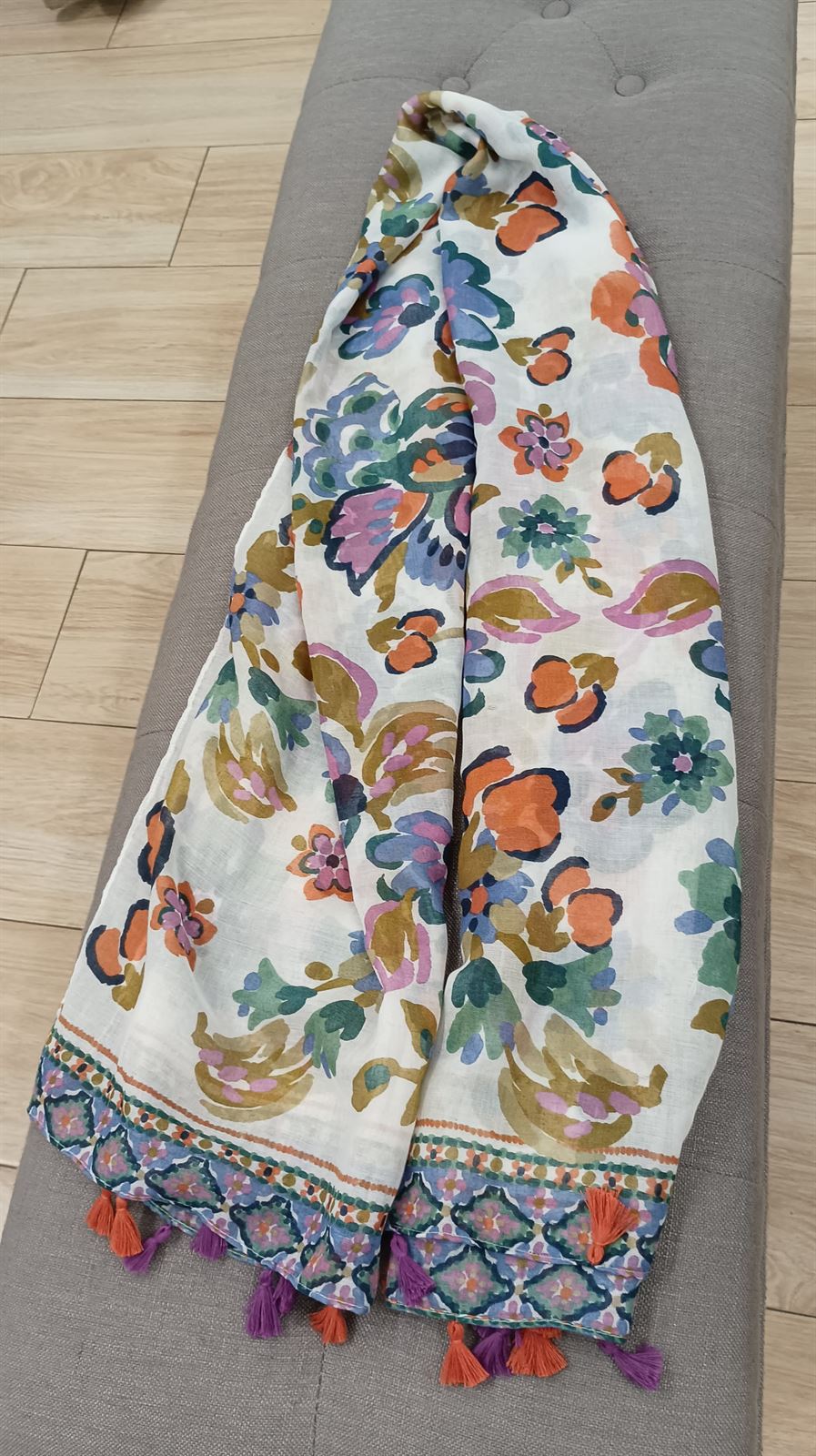 Foulard estampado pompones - Imagen 2