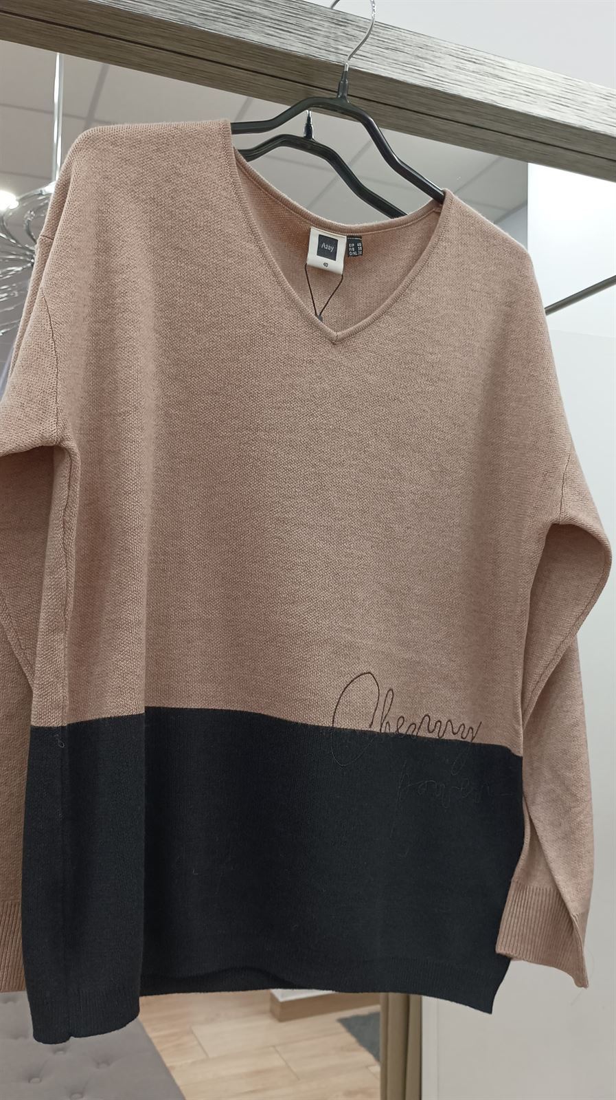 Jersey a pico beis/negro - Imagen 3