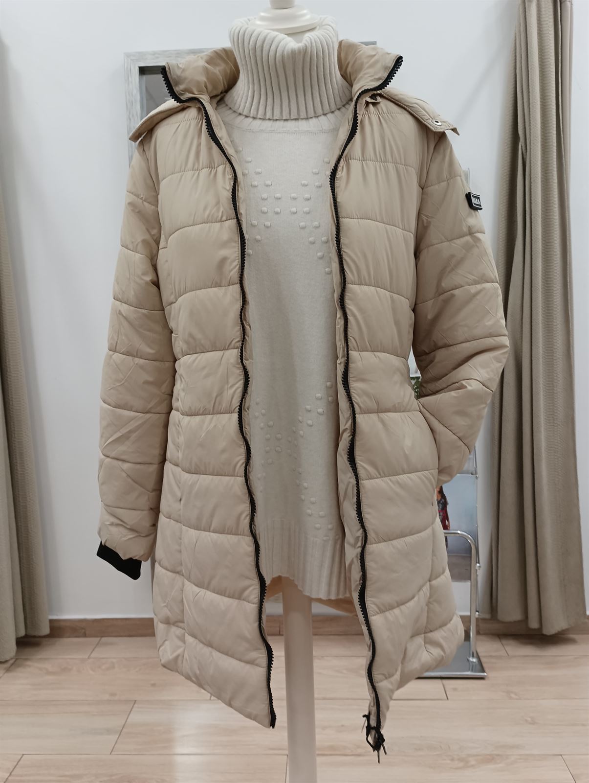 Parka beis clarito larga - Imagen 3