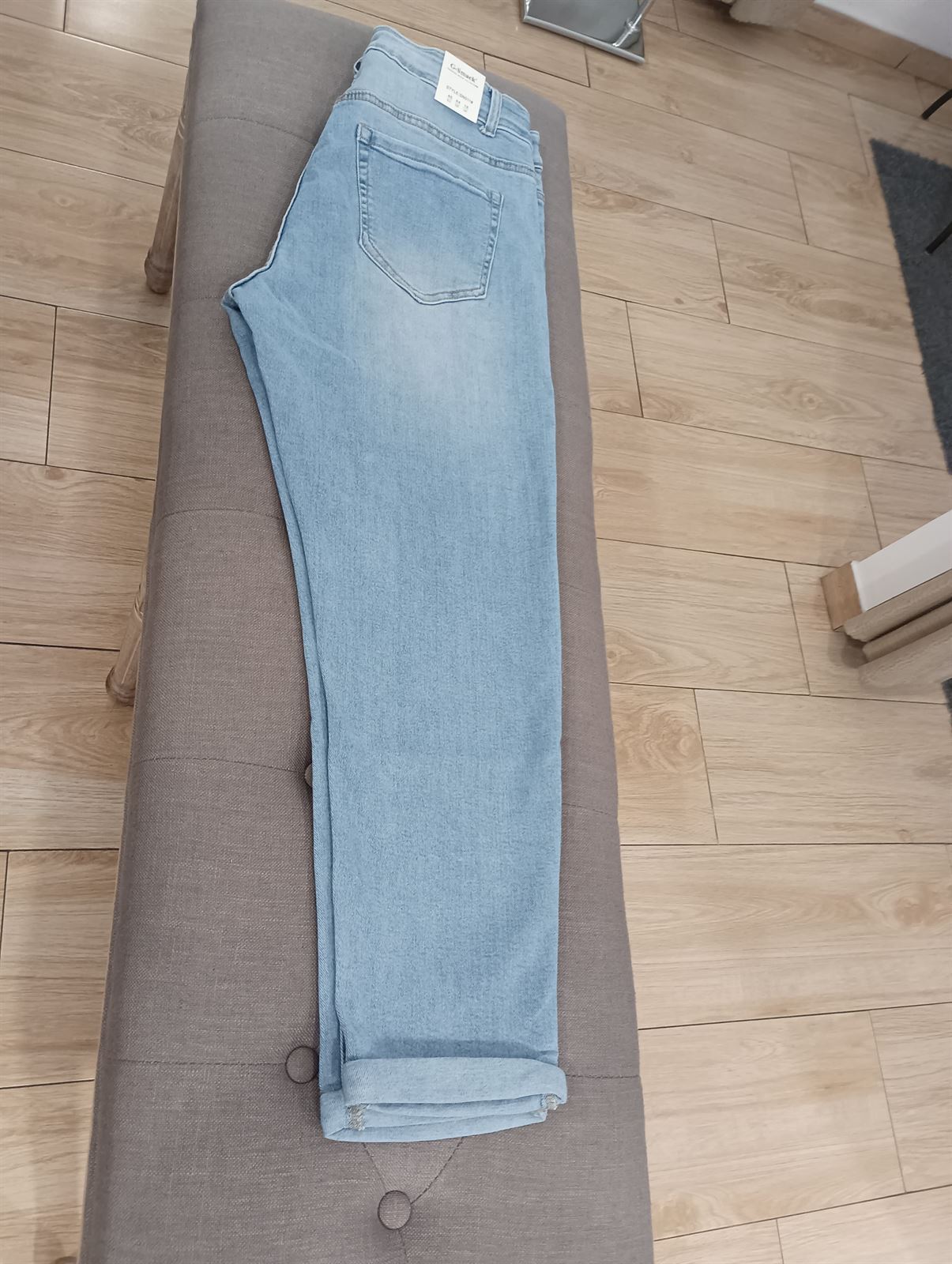 Vaquero flor bordada - Imagen 3