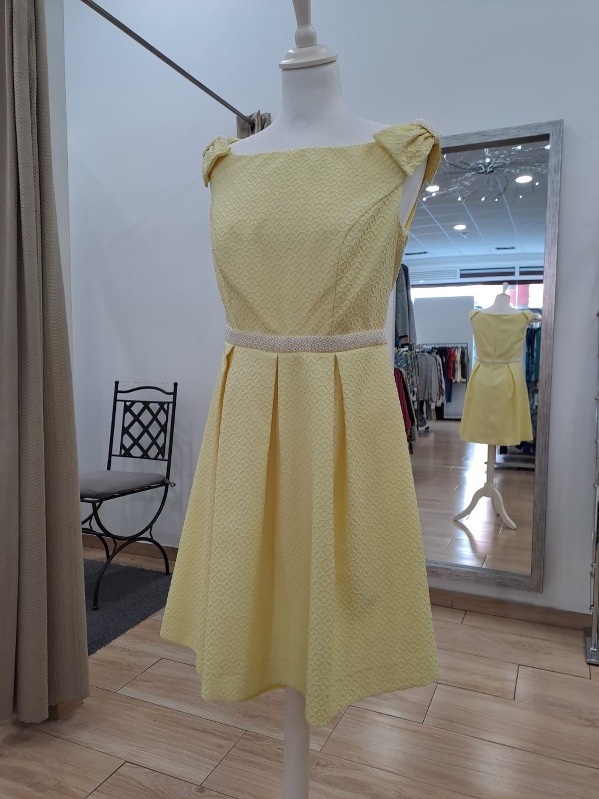 Vestido amarillo corto, Lisa - Imagen 2