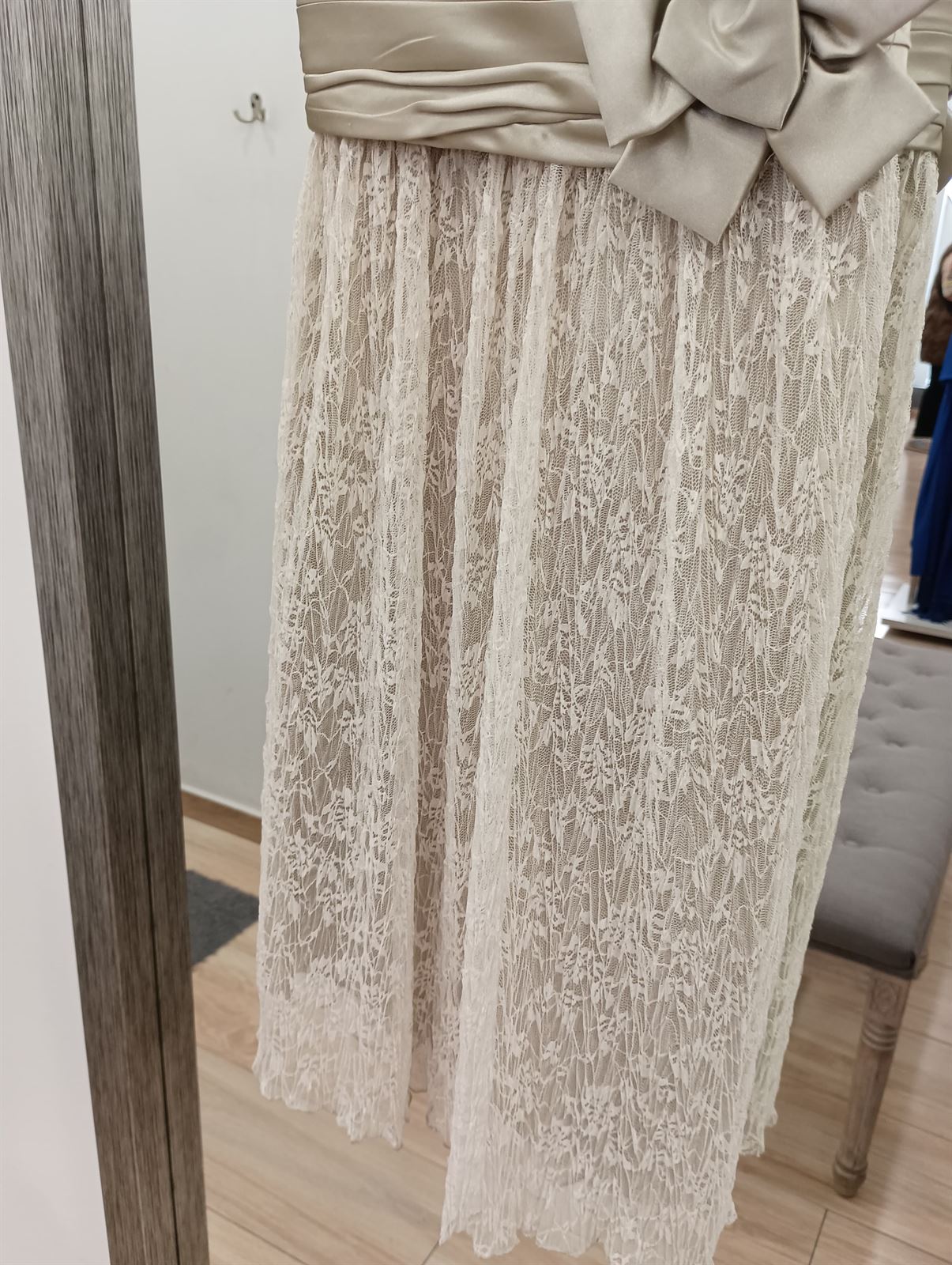 Vestido corto Iris de encaje - Imagen 2