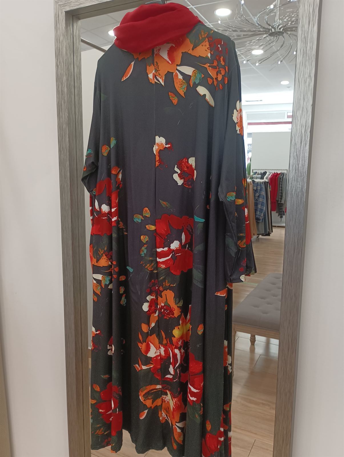 Vestido floral moda curvy - Imagen 6