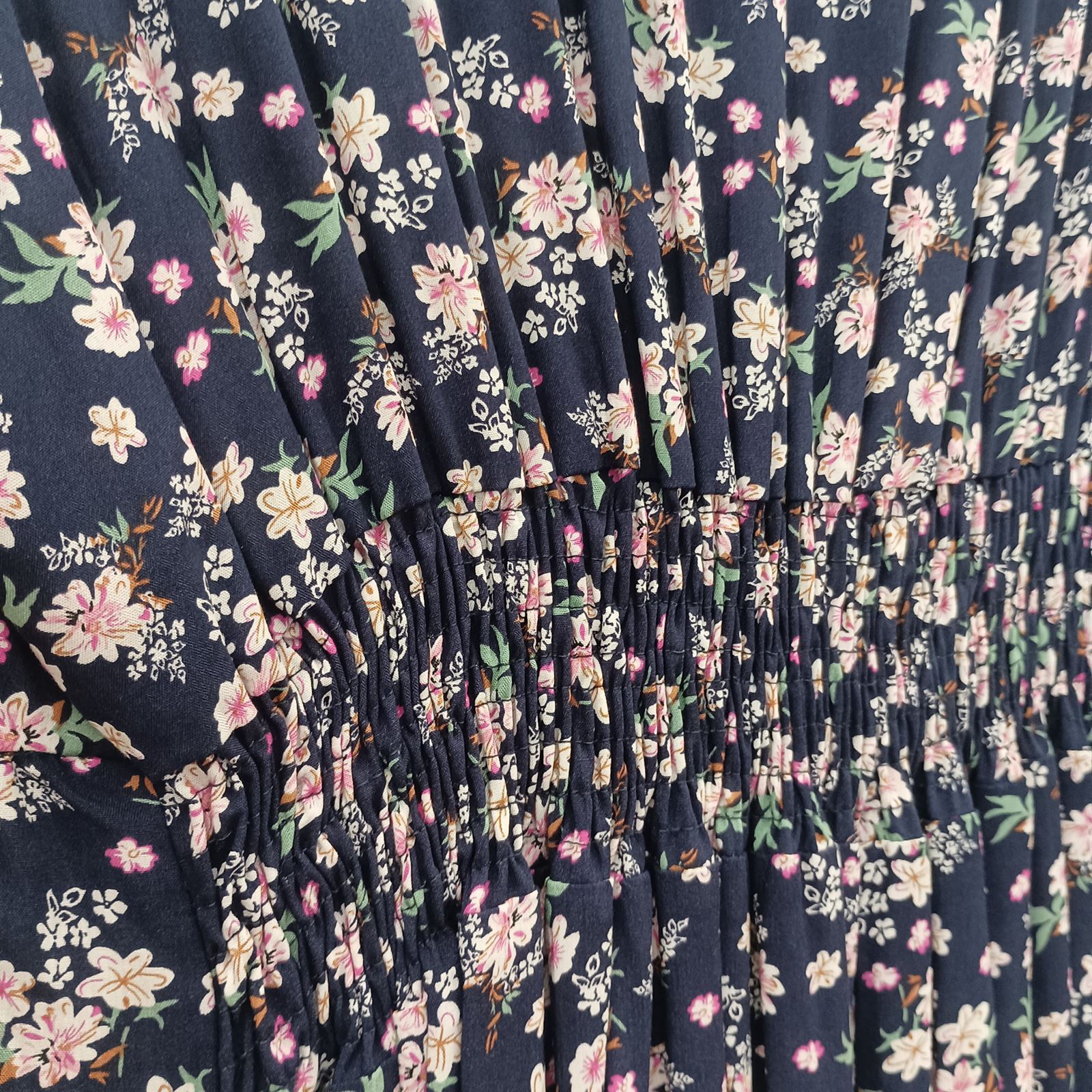 Vestido florecillas moda curvy - Imagen 6