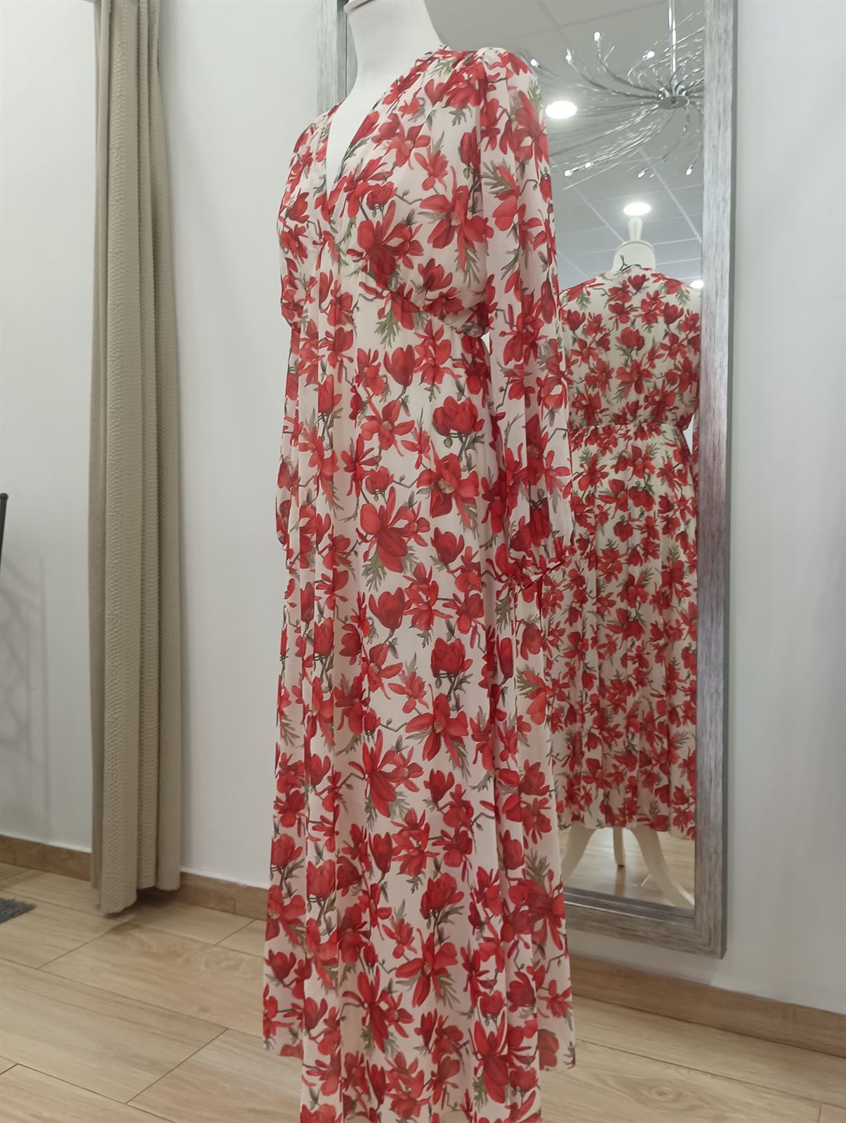 Vestido florecillas rojas - Imagen 1