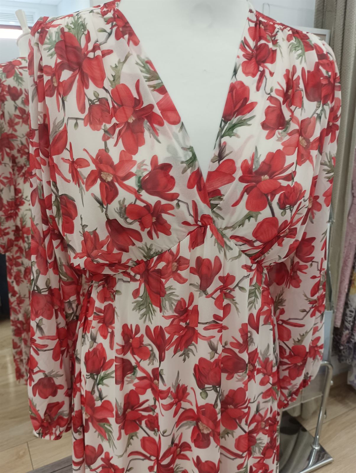 Vestido florecillas rojas - Imagen 4