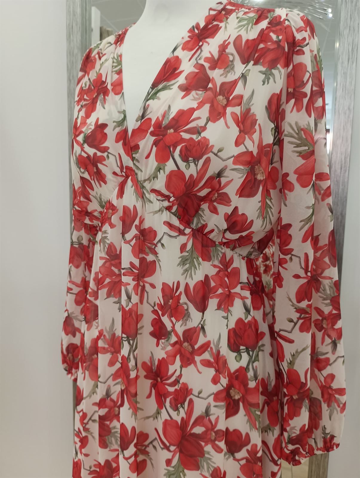 Vestido florecillas rojas - Imagen 5