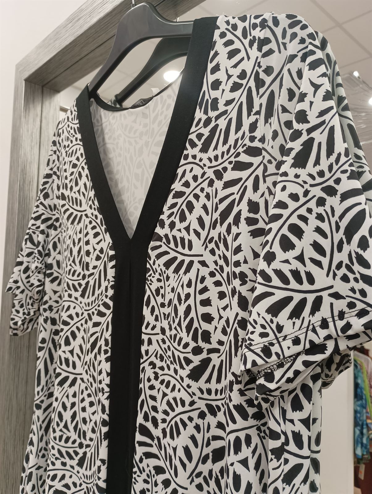 Vestido largo blanco/negro - Imagen 3