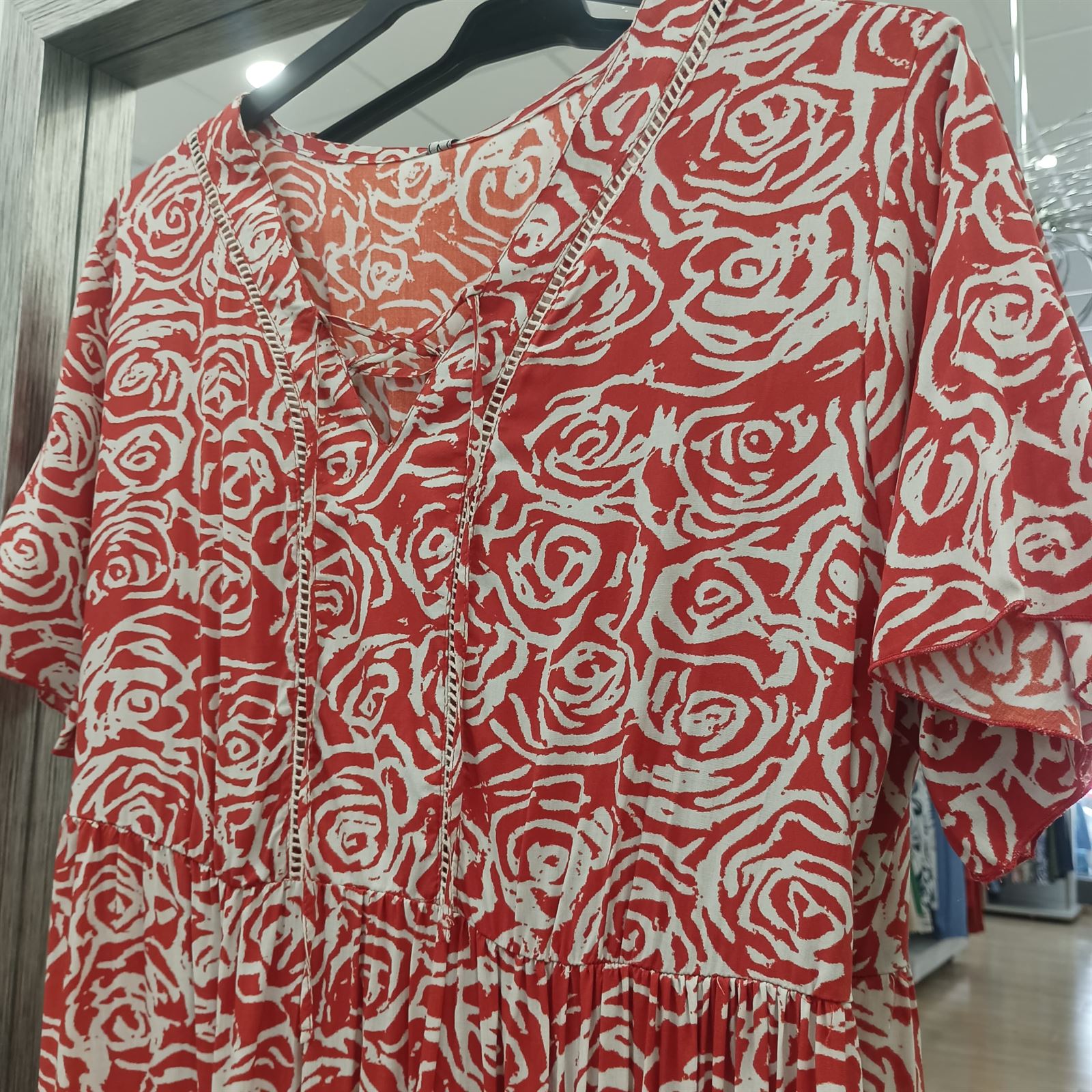 Vestido largo moda curvy blanco/rojo - Imagen 2