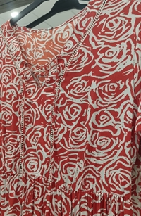 Vestido largo moda curvy blanco/rojo - Imagen 2