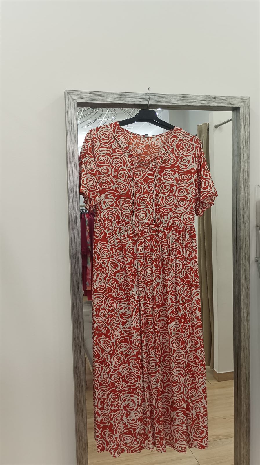 Vestido largo moda curvy blanco/rojo - Imagen 5