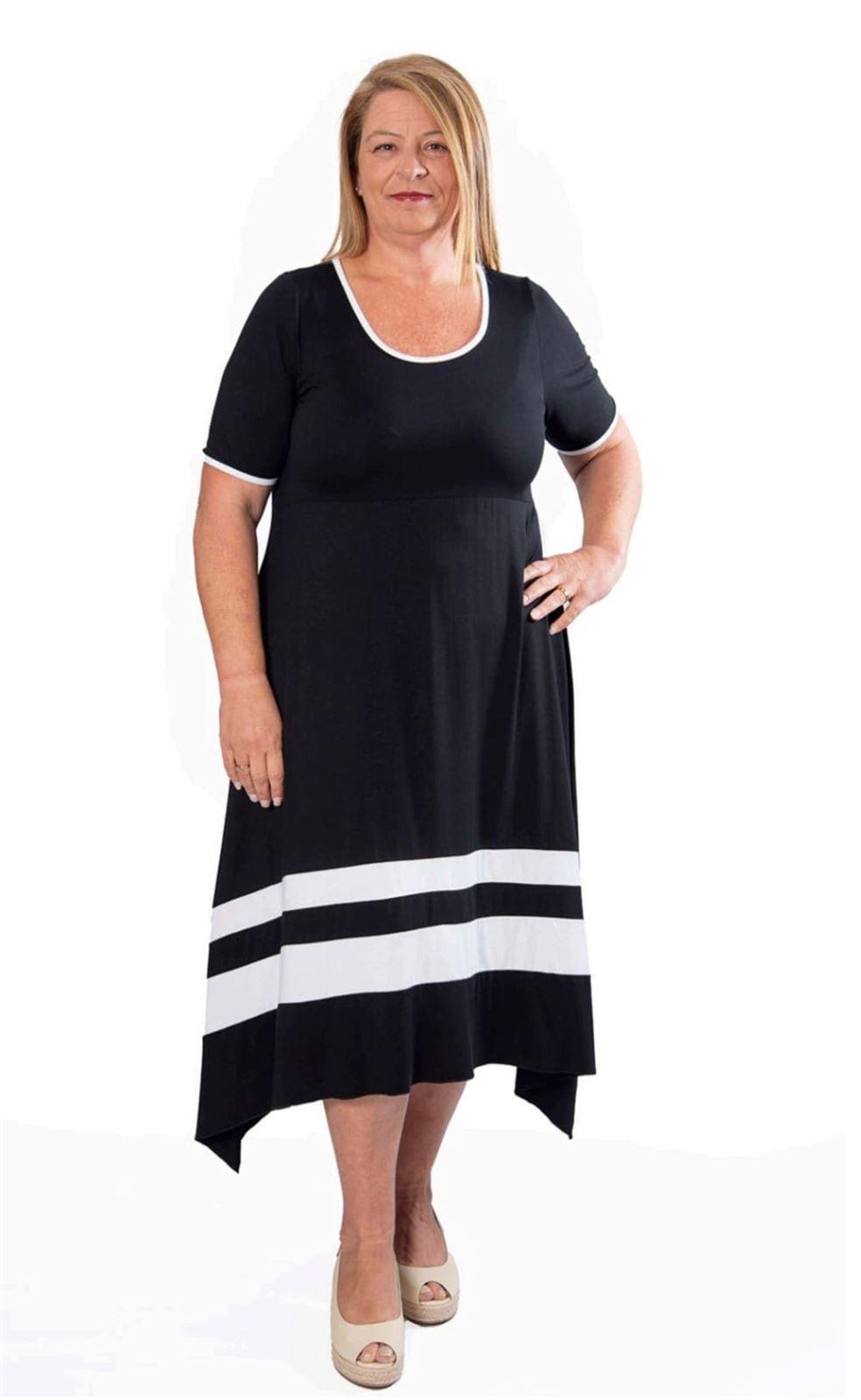 Vestido largo negro cinta blanca - Imagen 1