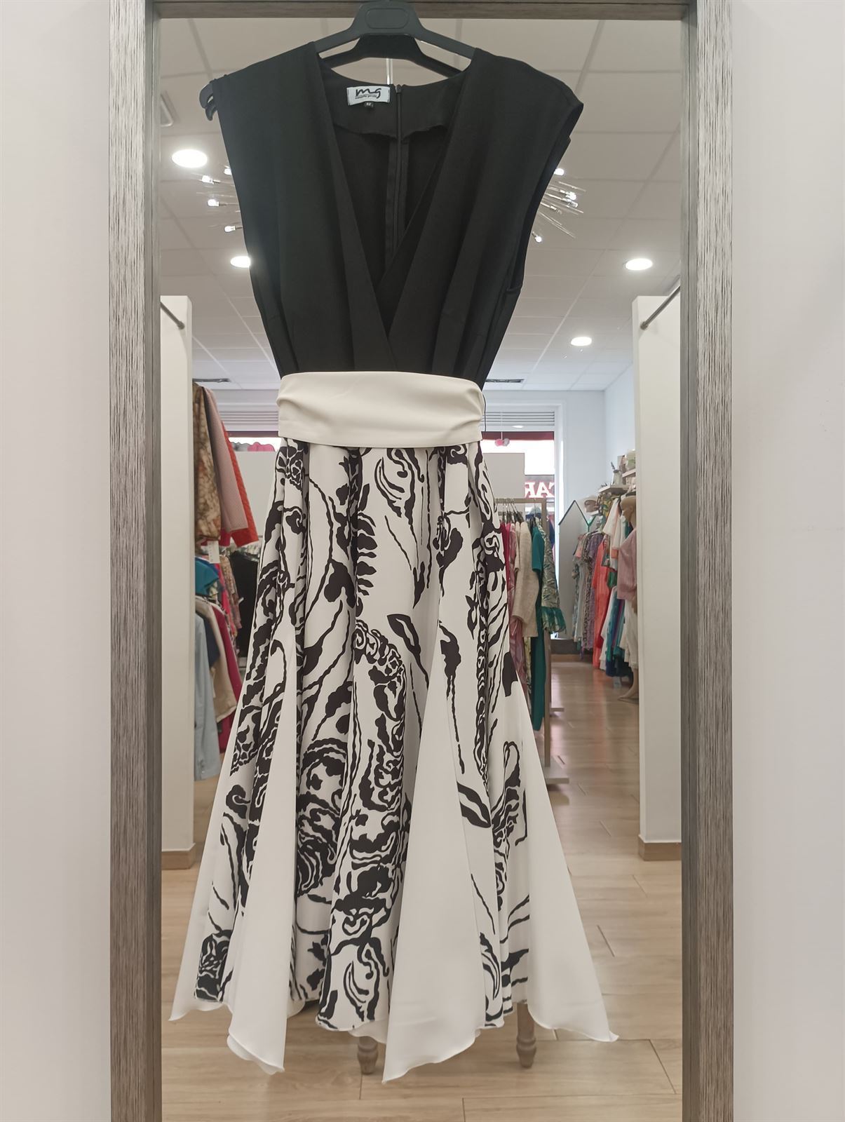 Vestido París moda curvy - Imagen 2