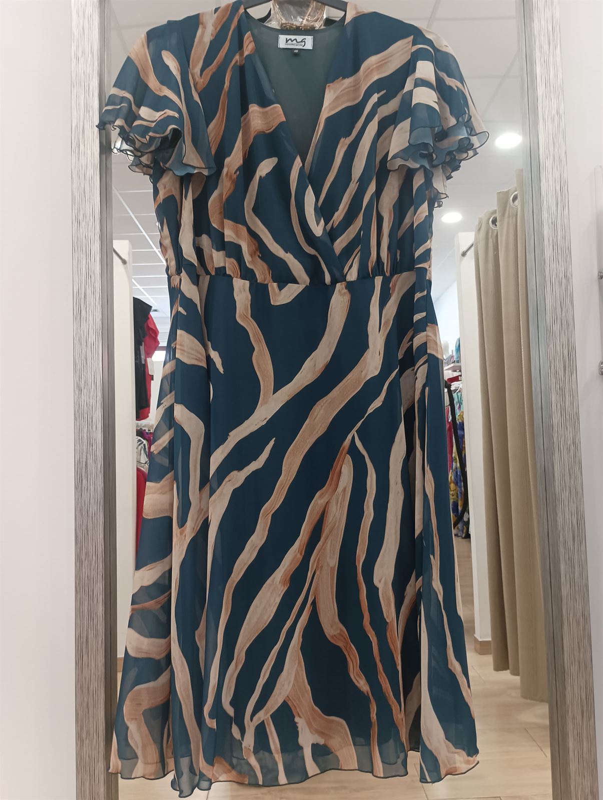 Vestido Thalía moda curvy - Imagen 2