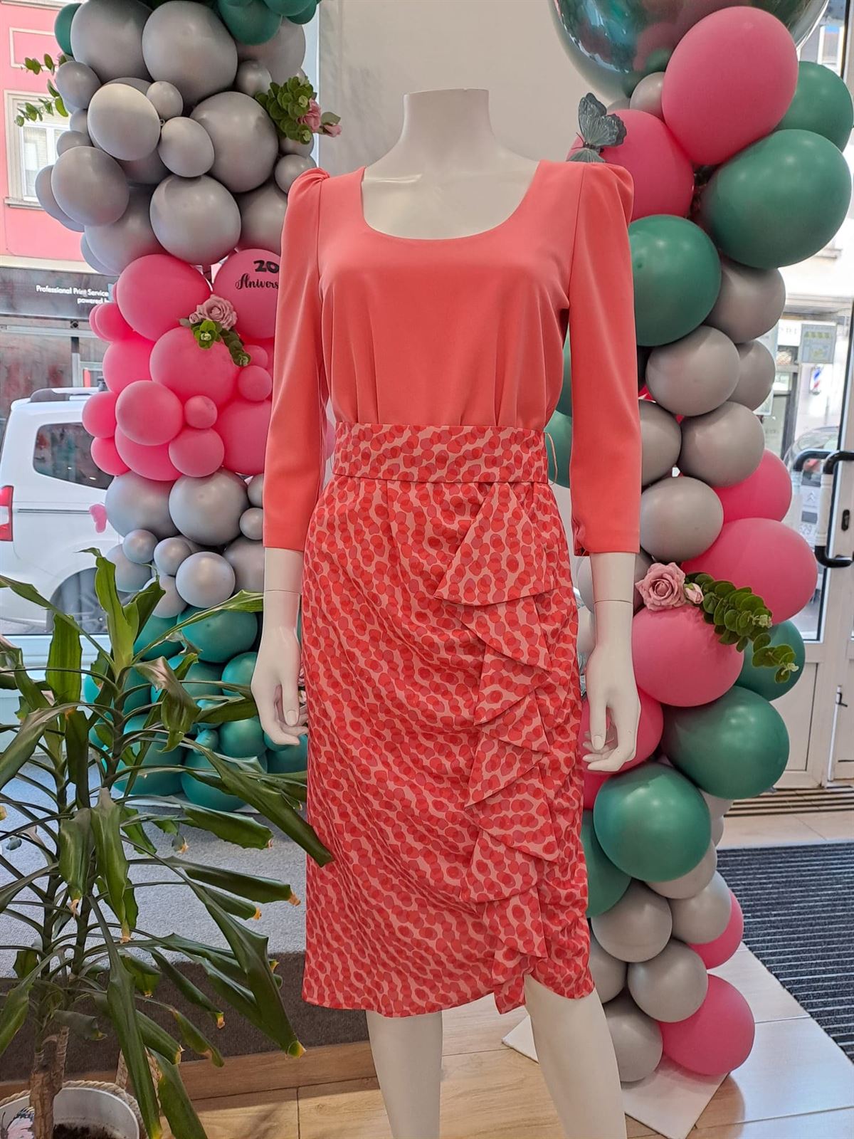 Vestido topos coral Cilena - Imagen 1