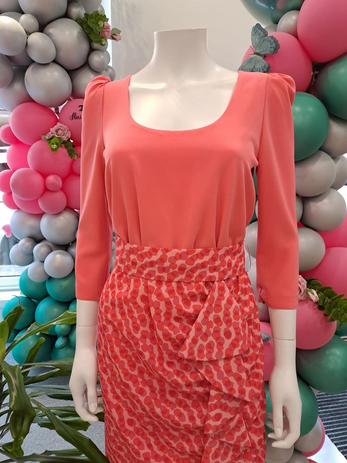 Vestido topos coral Cilena - Imagen 2